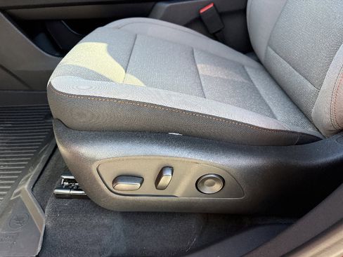 New 2026 Chevrolet Traverse LT w/ Sun and Wheel Package FWD image 11