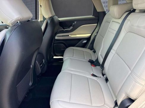 Certified 2025 Lincoln Corsair Reserve AWD/4WD image 10