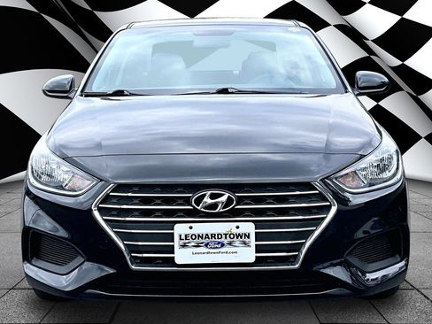 Used 2022 Hyundai Accent SE FWD image 3