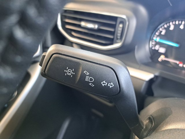 Used 2024 Ford Explorer XLT w/ Equipment Group 202A AWD/4WD image 19