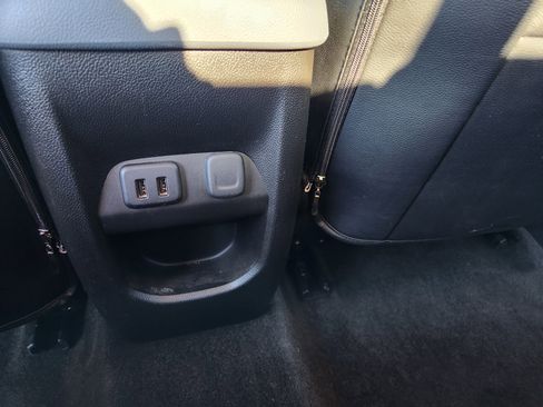 Used 2016 Chevrolet Colorado Z71 image 9