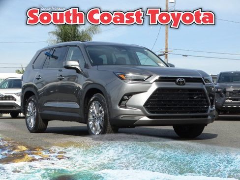 New 2026 Toyota Grand Highlander Platinum image 1