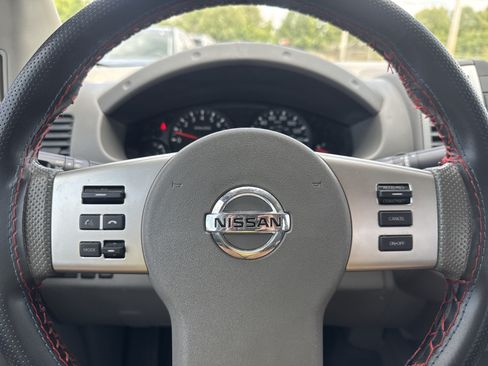Used 2020 Nissan Frontier SV w/ SV Utility Package RWD image 10