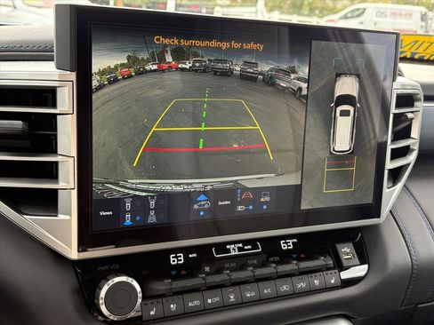 Used 2025 Toyota Sequoia Platinum image 13