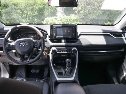 Used 2021 Toyota RAV4 LE AWD/4WD image 27