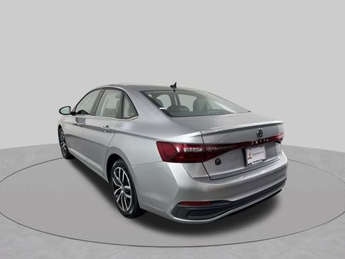 Used 2025 Volkswagen Jetta SE FWD image 31