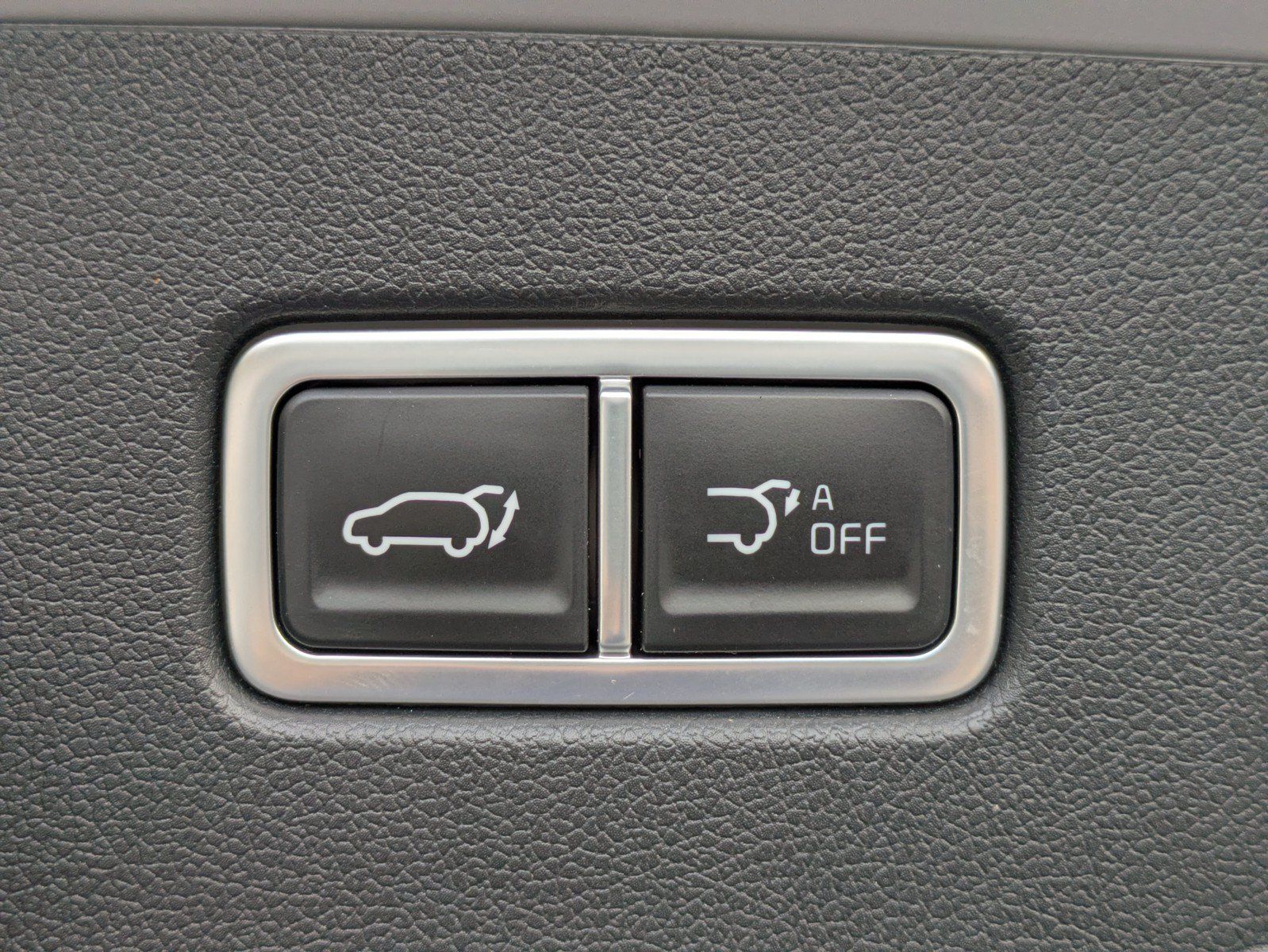Certified 2025 Kia Sorento SX FWD image 11