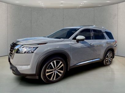 Used 2025 Nissan Pathfinder Platinum w/ Cargo Package