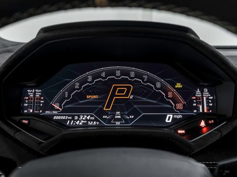 Used 2024 Lamborghini Huracan Tecnica RWD image 16