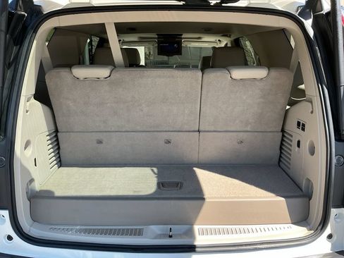 Used 2015 Cadillac Escalade Premium AWD/4WD image 17