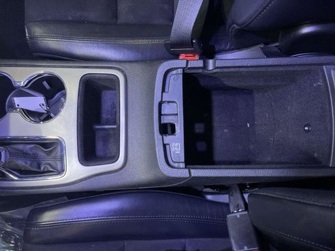 Used 2021 Jeep Grand Cherokee Laredo X image 21