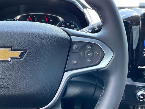 Used 2023 Chevrolet Traverse LT FWD image 19
