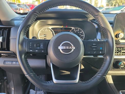 Certified 2024 Nissan Pathfinder SV image 15