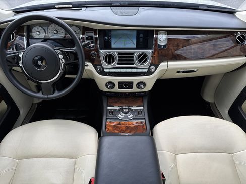 Used 2012 Rolls-Royce Ghost image 29