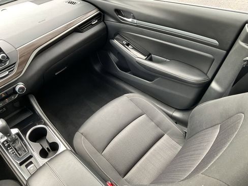 Used 2023 Nissan Altima 2.5 SV image 17