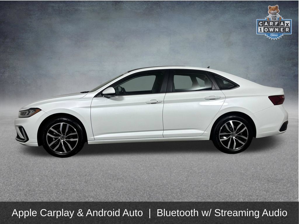 Used 2026 Volkswagen Jetta SE FWD image 5