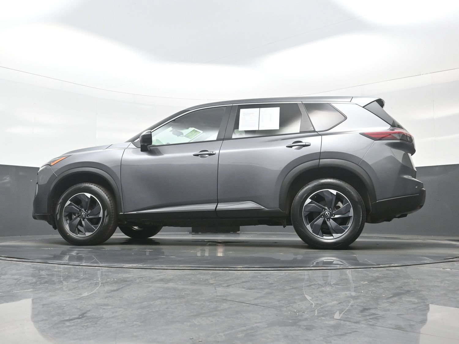 Used 2024 Nissan Rogue SV AWD/4WD image 30