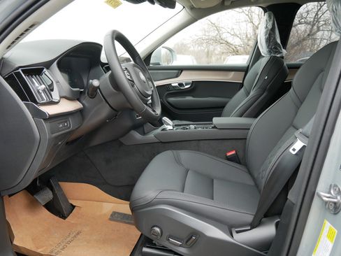 New 2026 Volvo XC90 T8 Plus w/ Protection Package Premier AWD/4WD image 5