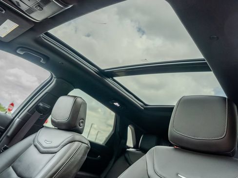 Used 2024 Cadillac XT5 Premium Luxury FWD image 19