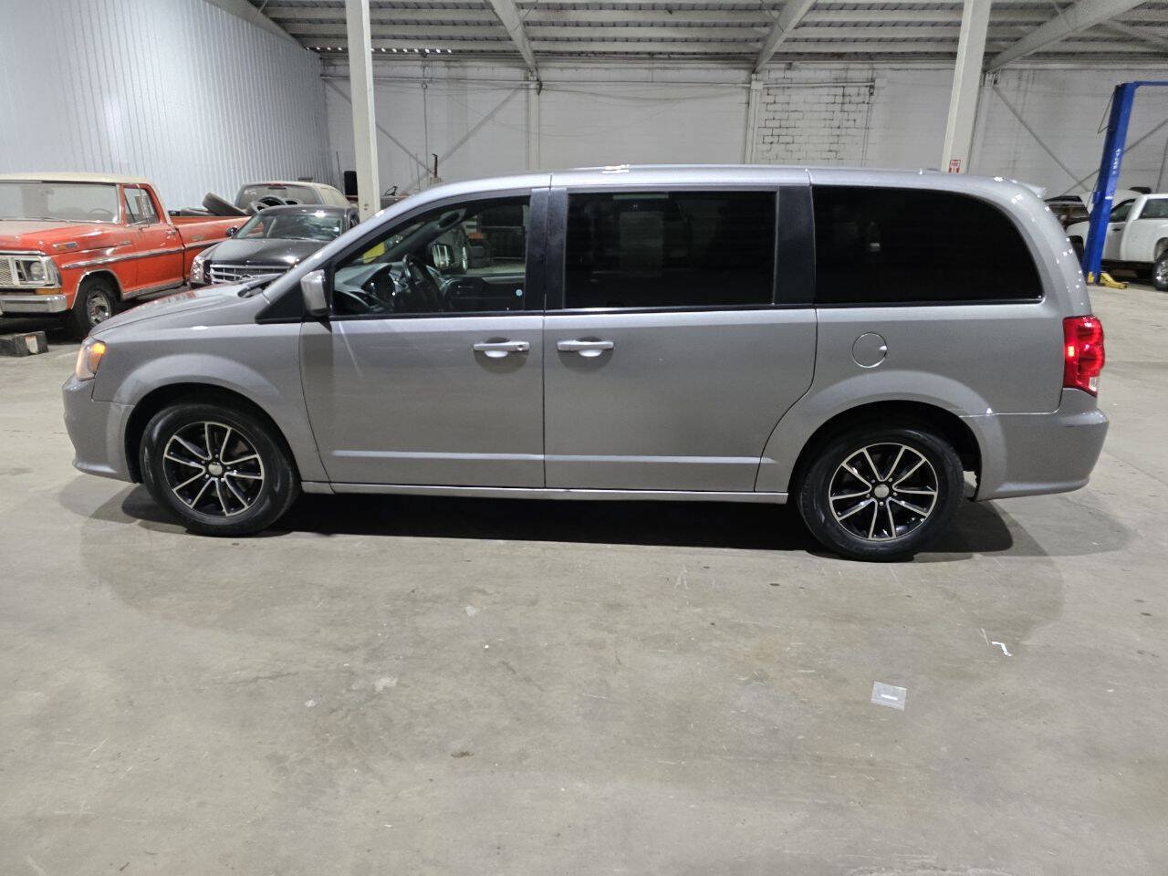 Used 2018 Dodge Grand Caravan GT FWD image 5