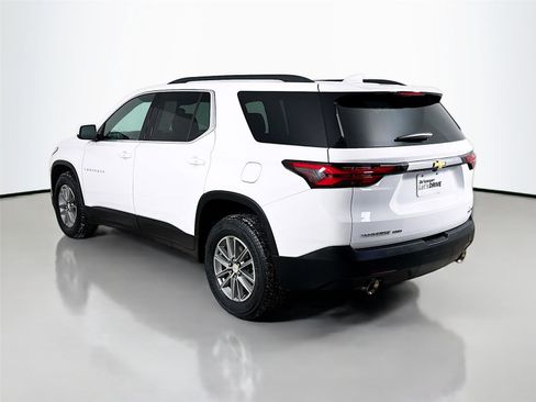 Used 2023 Chevrolet Traverse LT image 6