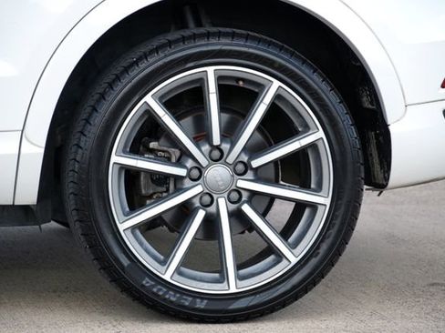 Used 2018 Audi Q3 2.0T Premium Plus w/ Premium Plus Package AWD/4WD image 42