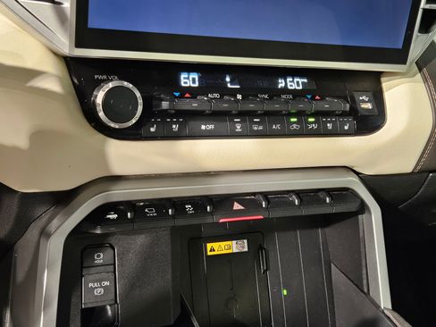 Used 2024 Toyota Tundra 1794 Edition image 32