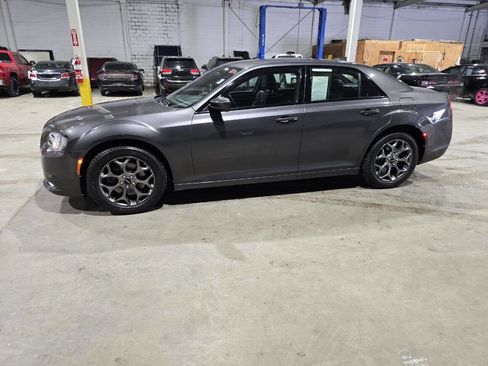 Used 2015 Chrysler 300 S image 4