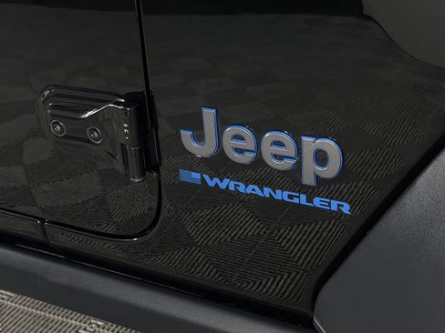 Certified 2023 Jeep Wrangler Unlimited AWD/4WD image 13