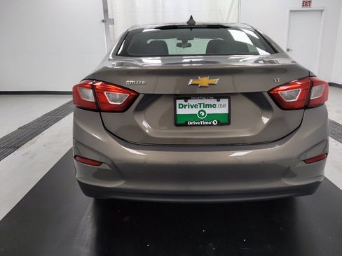 Used 2019 Chevrolet Cruze LT w/ Convenience Package FWD image 6