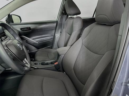 Used 2022 Toyota Corolla Cross LE image 8