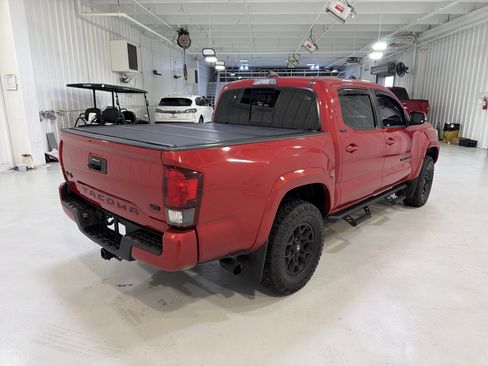 Used 2021 Toyota Tacoma SR5 w/ Technology Package image 5