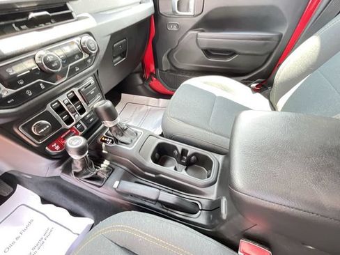 Used 2024 Jeep Gladiator Sport AWD/4WD image 15