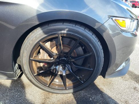 Used 2017 Ford Mustang GT Premium w/ GT Performance Package RWD image 7