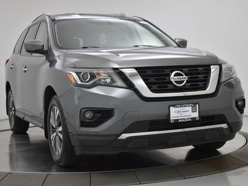 Used 2017 Nissan Pathfinder SV AWD/4WD image 12