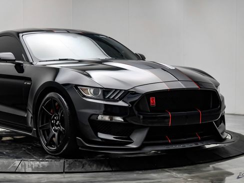 Used 2018 Ford Mustang Shelby GT350R w/ GT350R Equipment Group 920A RWD image 21