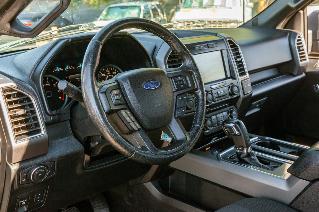 Used 2015 Ford F150 XLT w/ Equipment Group 301A Mid AWD/4WD image 10