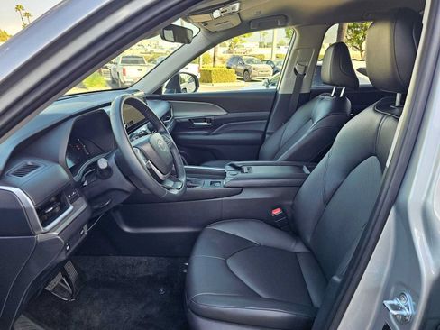 Certified 2026 Toyota Grand Highlander FWD image 22