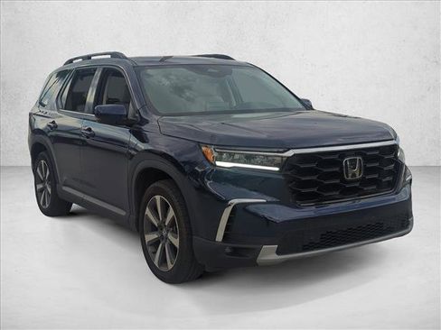 Used 2025 Honda Pilot Touring image 6