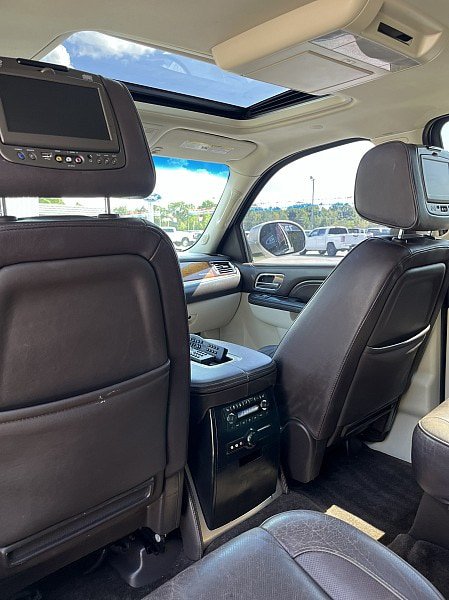 Used 2013 Cadillac Escalade Platinum RWD image 17