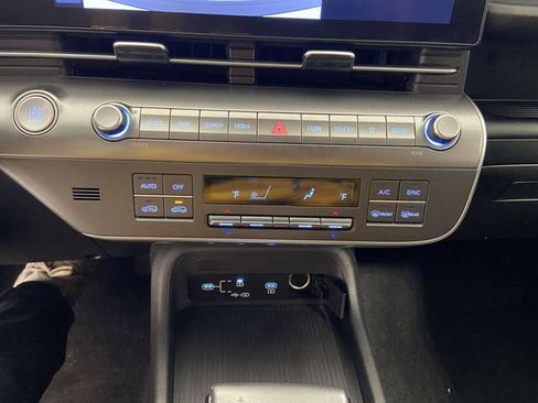 Used 2024 Hyundai Kona SEL image 16