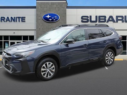 Used 2025 Subaru Outback Premium image 5