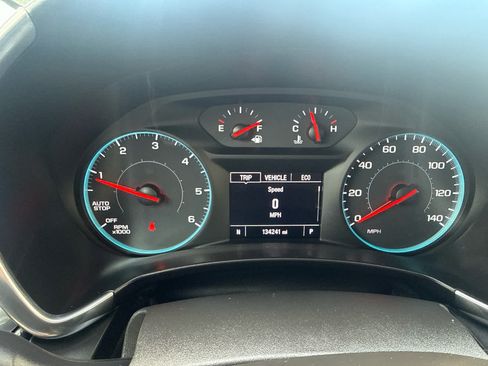 Used 2018 Chevrolet Equinox LT AWD/4WD image 18