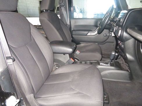 Used 2017 Jeep Wrangler Sport image 26
