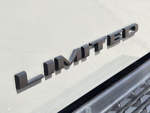Used 2025 RAM 3500 Limited AWD/4WD image 13