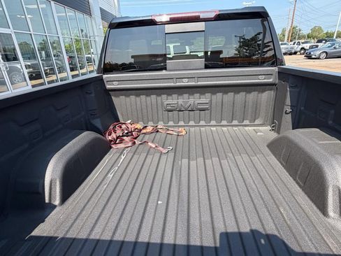Used 2021 GMC Sierra 1500 SLT w/ SLT Premium Plus Package AWD/4WD image 6