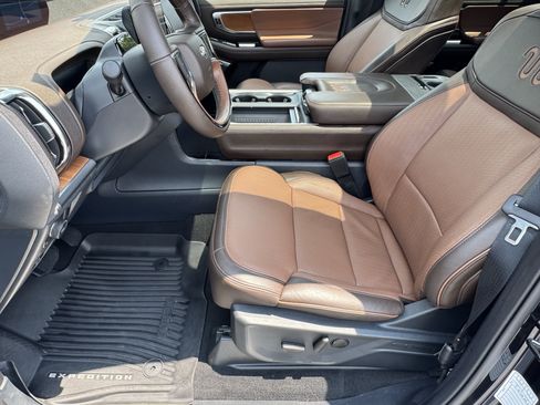Used 2025 Ford Expedition Max King Ranch AWD/4WD image 9