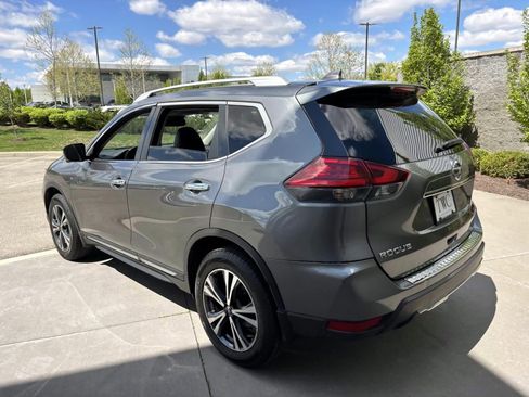 Used 2017 Nissan Rogue SL w/ SL Premium Package AWD/4WD image 7