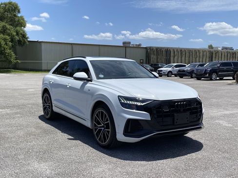 Used 2023 Audi Q8 Prestige w/ Prestige Package AWD/4WD image 2