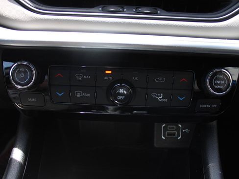Certified 2025 Jeep Compass Limited AWD/4WD image 21